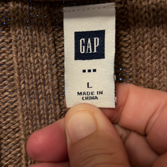 Sweater from the Gap - Picture 4 of 6